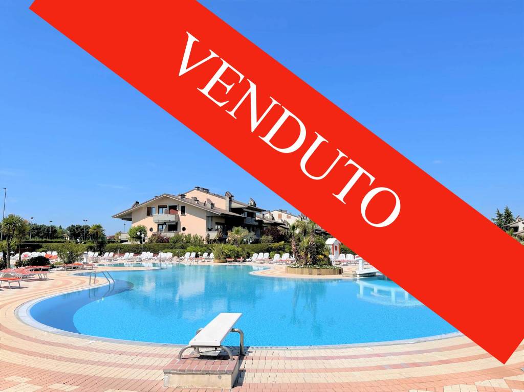 appartamento in vendita a Desenzano del Garda in zona Rivoltella
