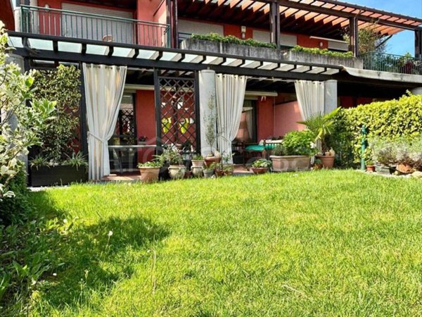 appartamento in vendita a Desenzano del Garda in zona Rivoltella
