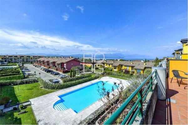 appartamento in vendita a Desenzano del Garda in zona Rivoltella