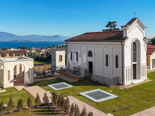 casa indipendente in vendita a Desenzano del Garda