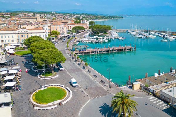 ufficio in vendita a Desenzano del Garda