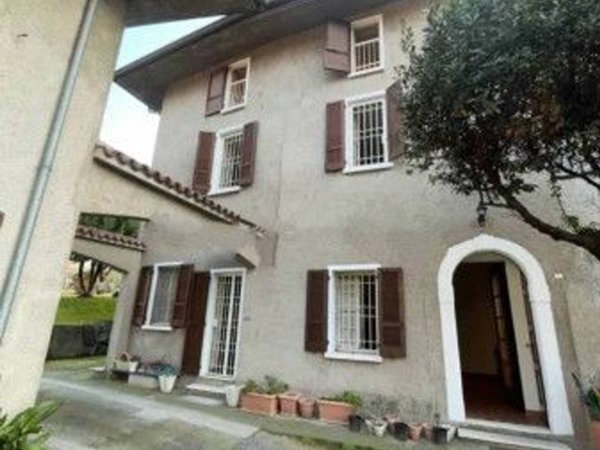 casa indipendente in vendita a Desenzano del Garda in zona San Pietro