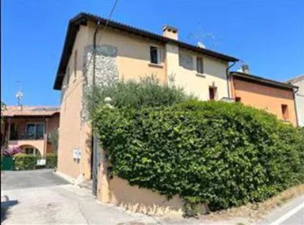 appartamento in vendita a Desenzano del Garda in zona Vaccarolo