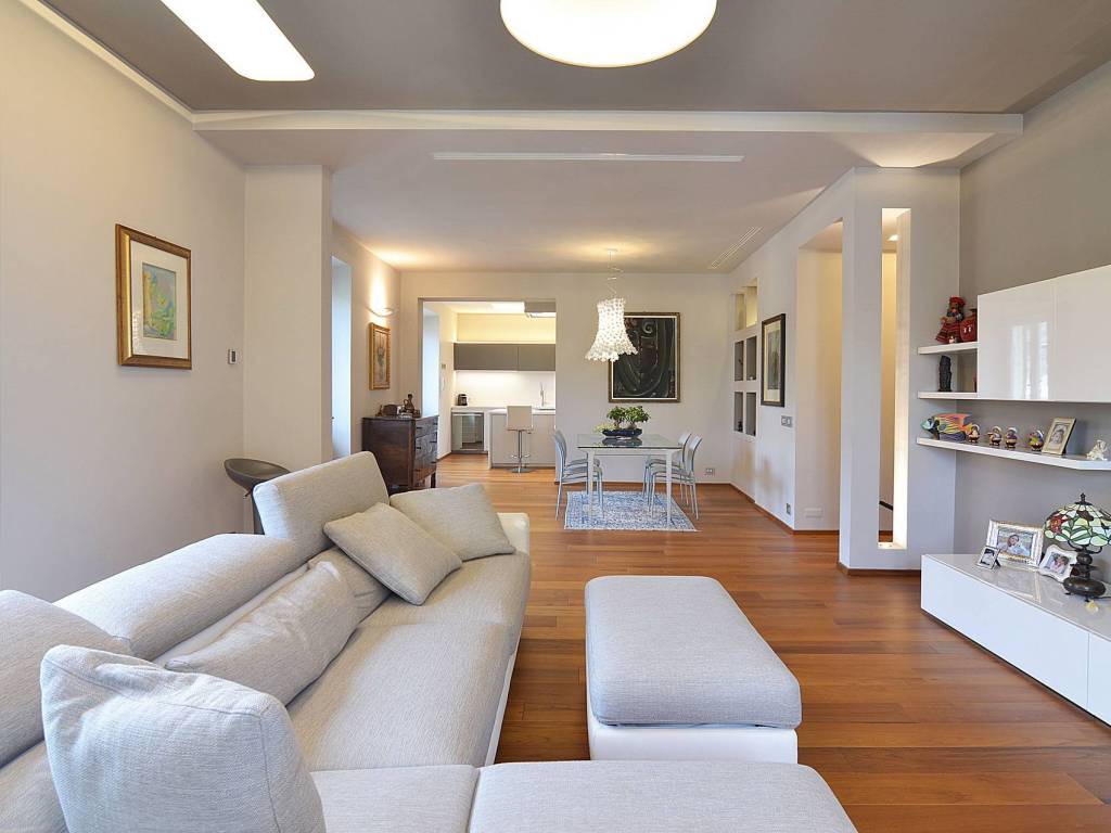casa indipendente in vendita a Desenzano del Garda