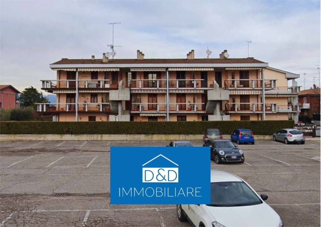 appartamento in vendita a Desenzano del Garda in zona Rivoltella