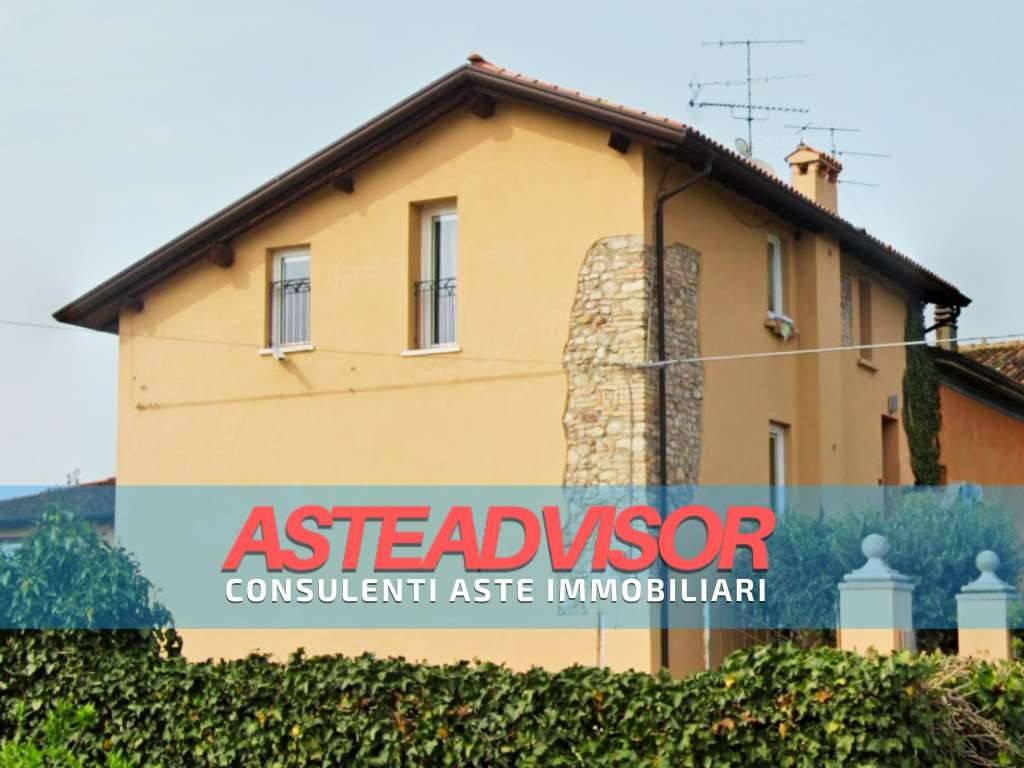 appartamento in vendita a Desenzano del Garda in zona Vaccarolo