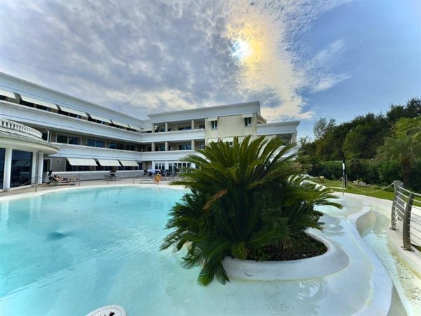 appartamento in vendita a Desenzano del Garda in zona Rivoltella