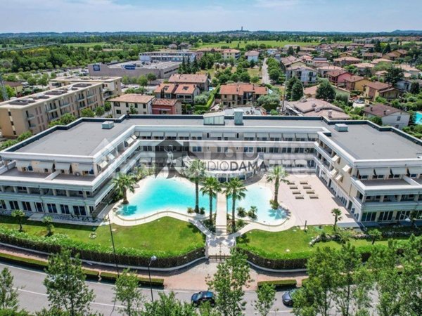 appartamento in vendita a Desenzano del Garda in zona Rivoltella