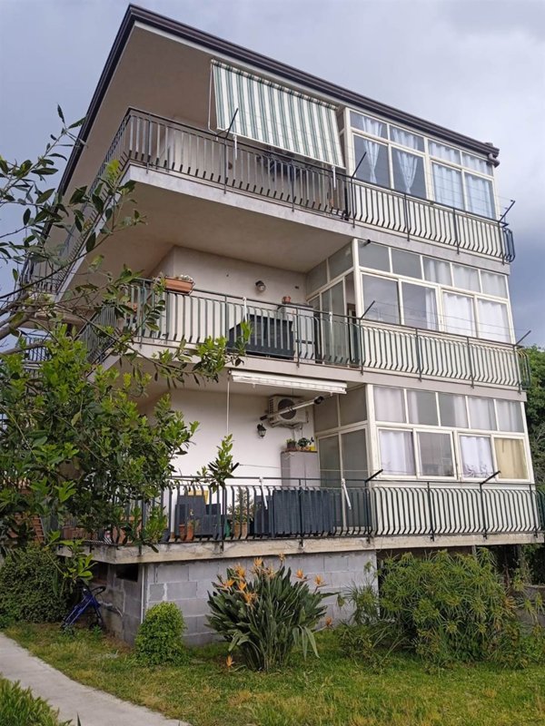 appartamento in vendita a Desenzano del Garda in zona San Pietro