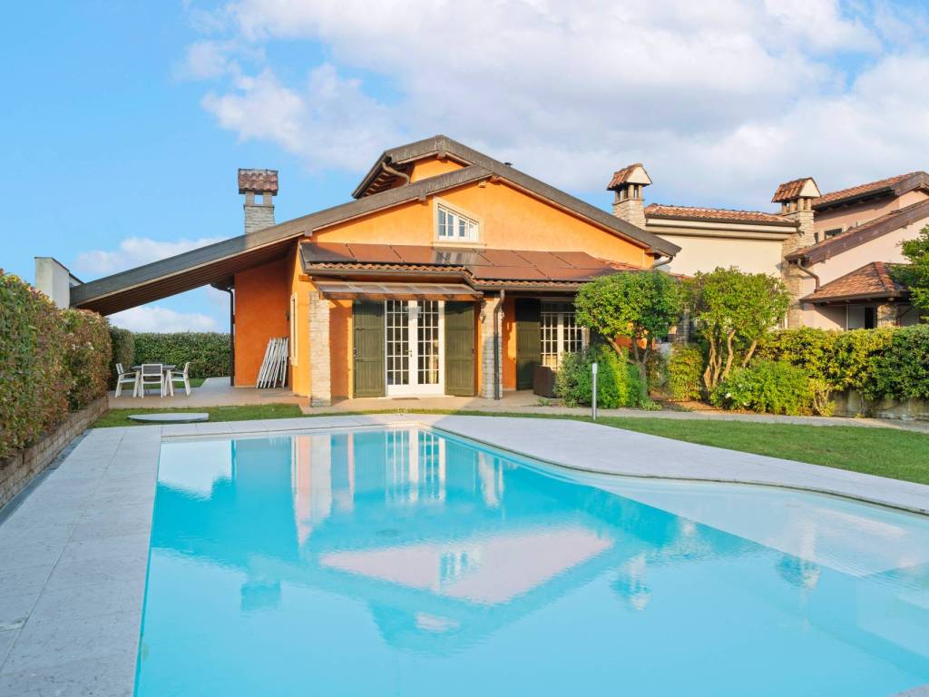 villa in vendita a Desenzano del Garda