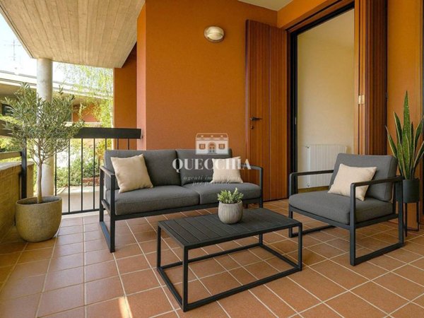appartamento in vendita a Desenzano del Garda in zona Rivoltella