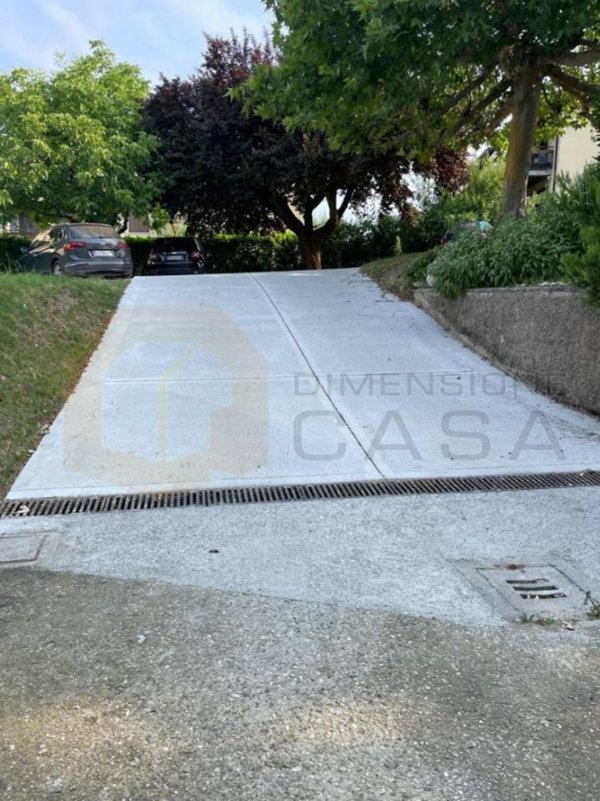 casa indipendente in vendita a Desenzano del Garda