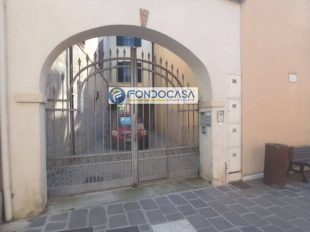 appartamento in vendita a Desenzano del Garda in zona Rivoltella