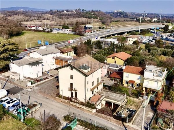 casa indipendente in vendita a Desenzano del Garda