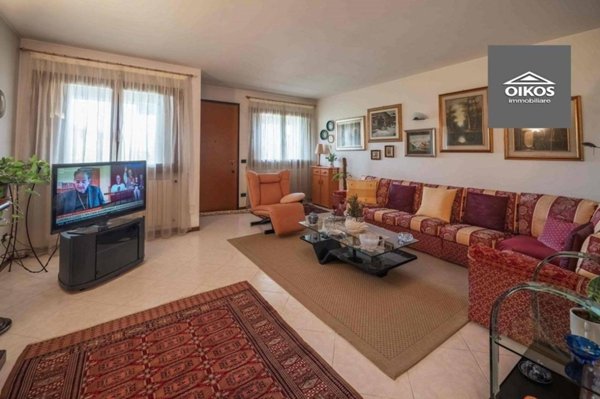 casa indipendente in vendita a Desenzano del Garda