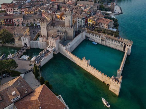 appartamento in vendita a Desenzano del Garda in zona Rivoltella