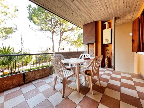 appartamento in vendita a Desenzano del Garda in zona Rivoltella