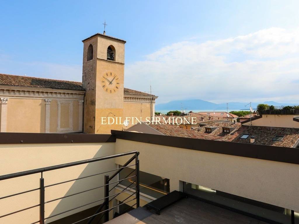 appartamento in vendita a Desenzano del Garda