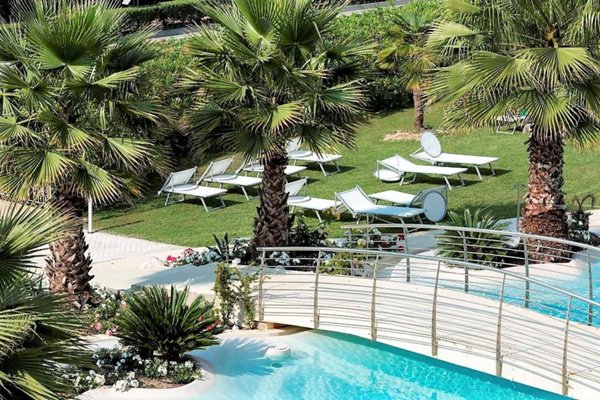 appartamento in vendita a Desenzano del Garda in zona Rivoltella