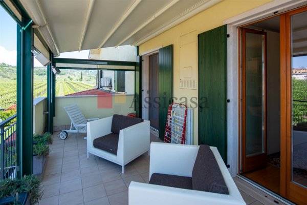 appartamento in vendita a Desenzano del Garda in zona San Pietro