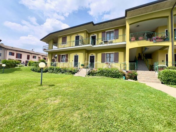appartamento in vendita a Desenzano del Garda in zona Rivoltella