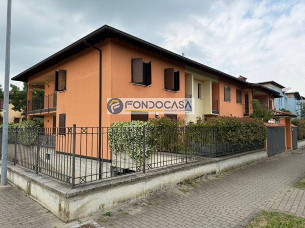 appartamento a Desenzano del Garda in zona San Martino della Battaglia