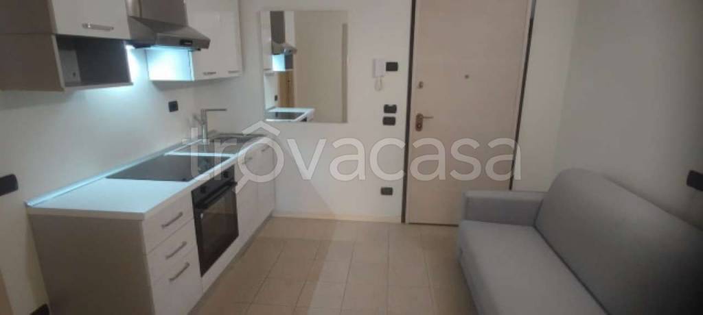 appartamento in vendita a Desenzano del Garda in zona Rivoltella