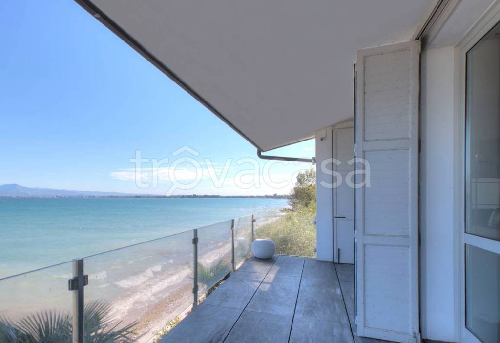 casa indipendente in vendita a Desenzano del Garda