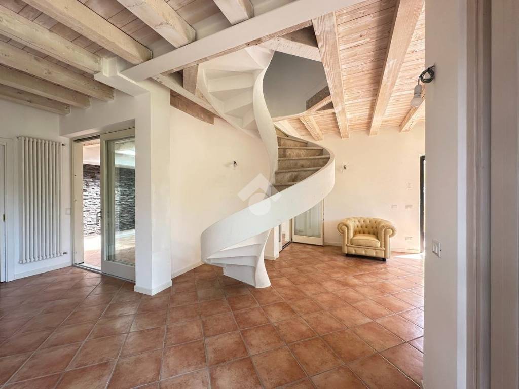 casa indipendente in vendita a Desenzano del Garda