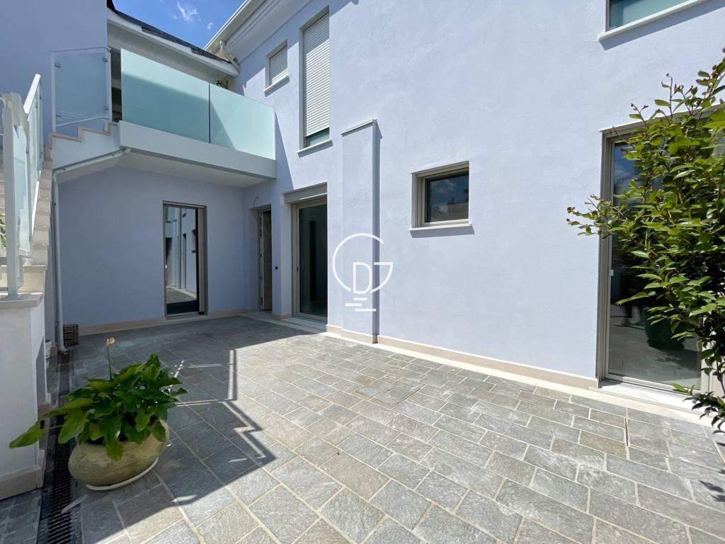 appartamento in vendita a Desenzano del Garda