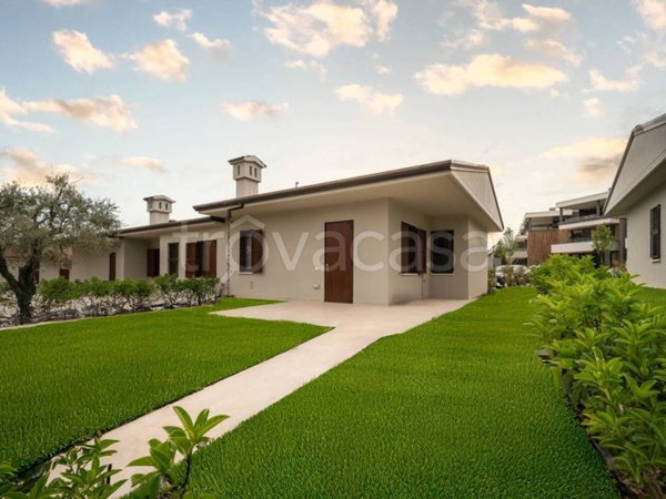 casa indipendente in vendita a Desenzano del Garda