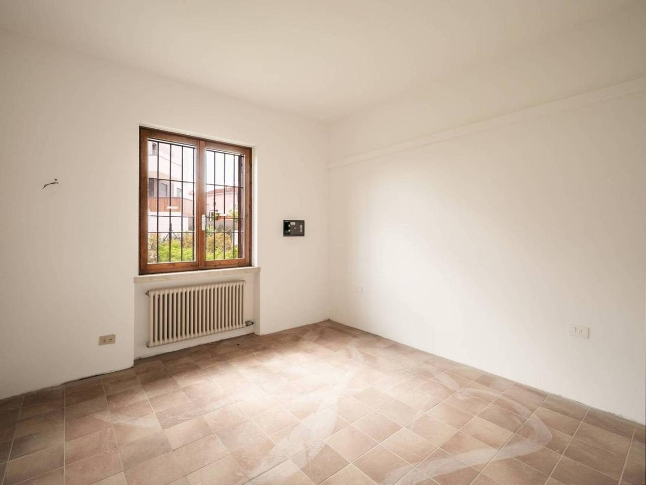 casa indipendente in vendita a Desenzano del Garda
