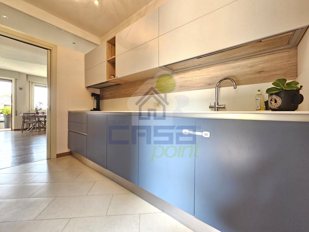 appartamento in vendita a Desenzano del Garda