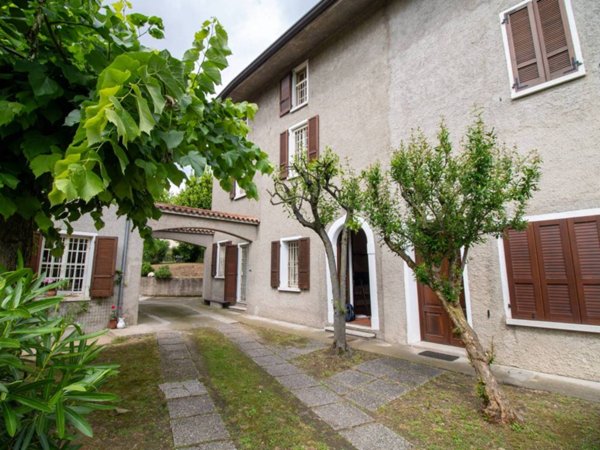 casa indipendente in vendita a Desenzano del Garda