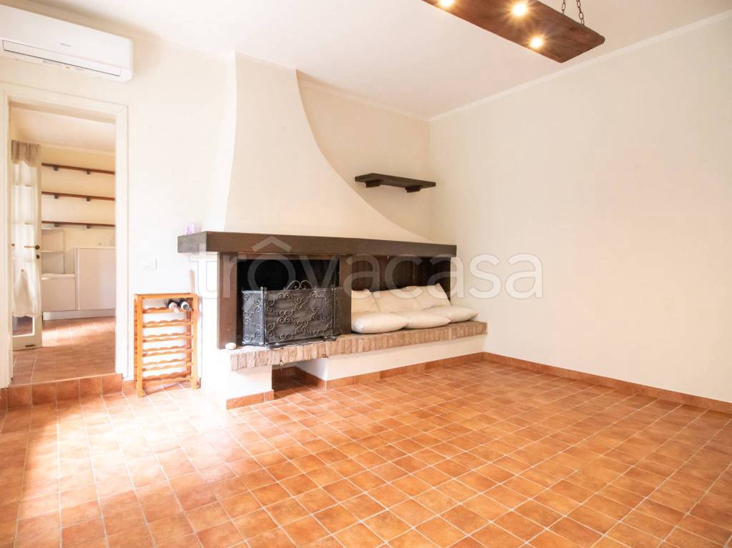 casa indipendente in vendita a Desenzano del Garda
