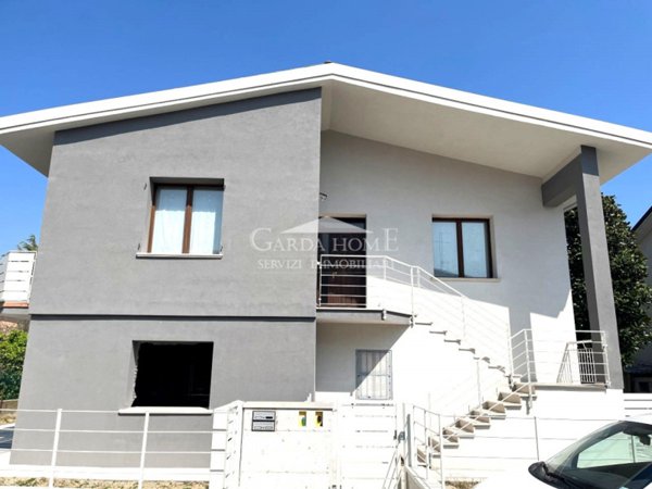 casa indipendente in vendita a Desenzano del Garda