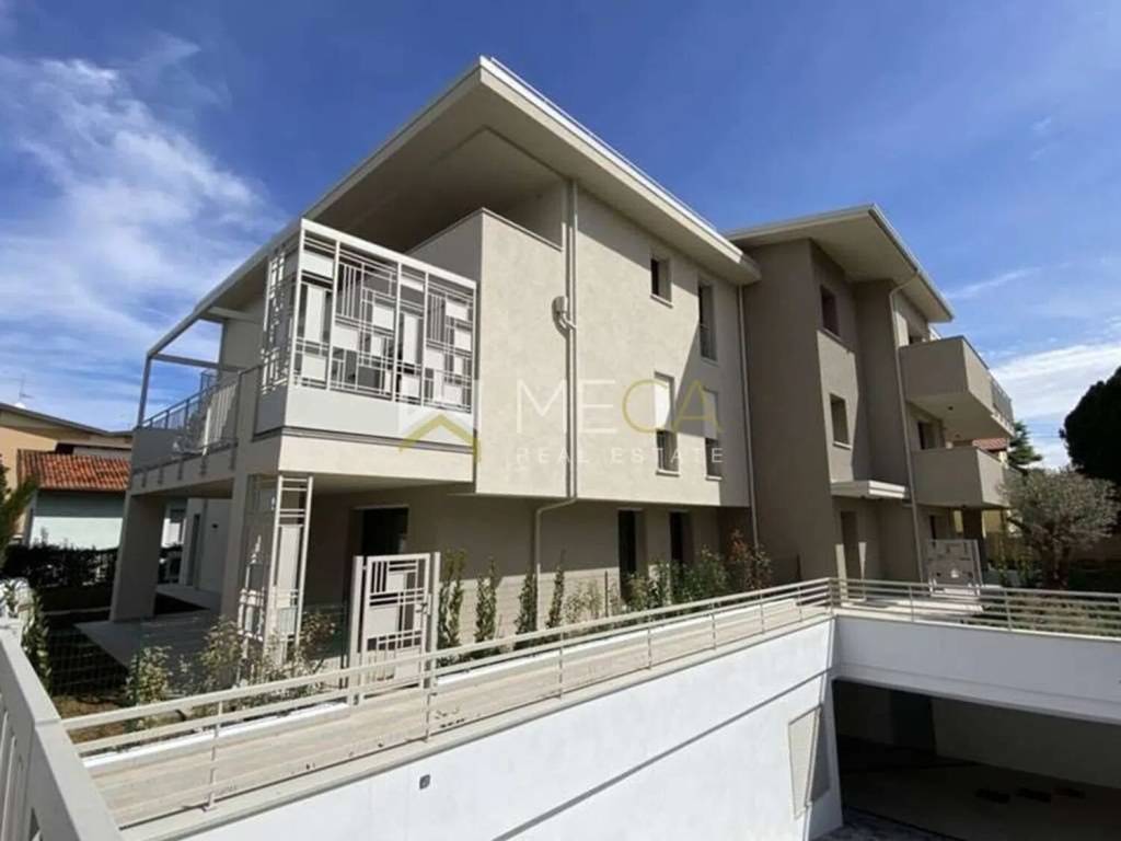 appartamento in vendita a Desenzano del Garda