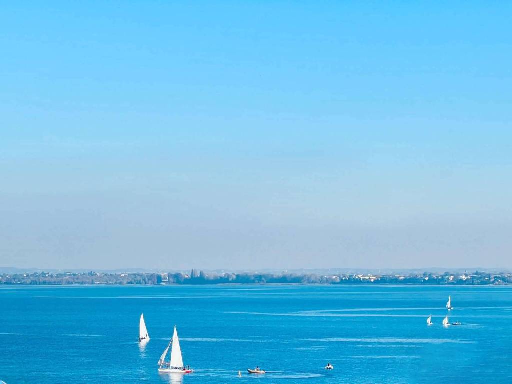 appartamento in vendita a Desenzano del Garda
