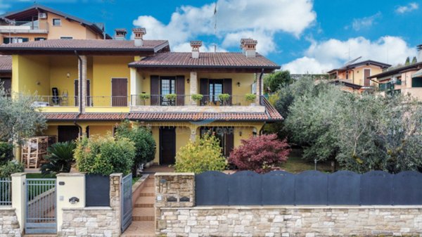 casa indipendente in vendita a Desenzano del Garda