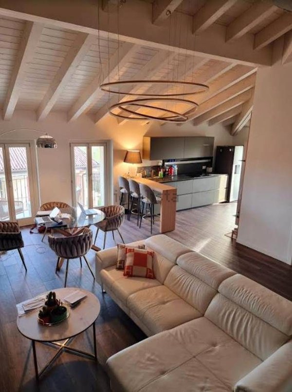 appartamento in vendita a Desenzano del Garda in zona Rivoltella