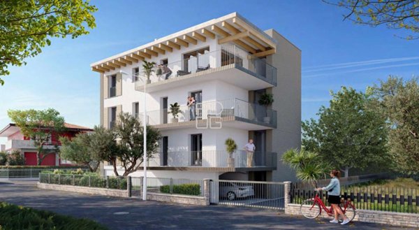 appartamento in vendita a Desenzano del Garda in zona Rivoltella
