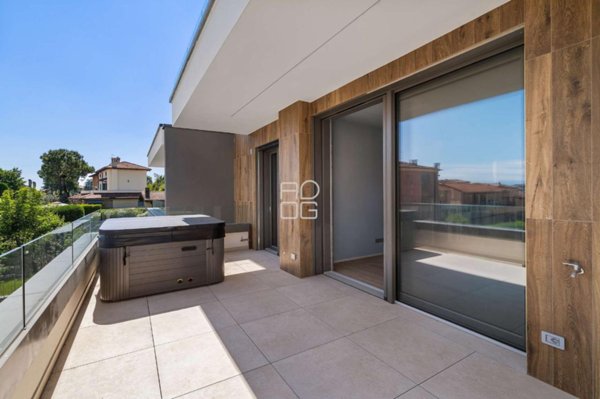 appartamento in vendita a Desenzano del Garda