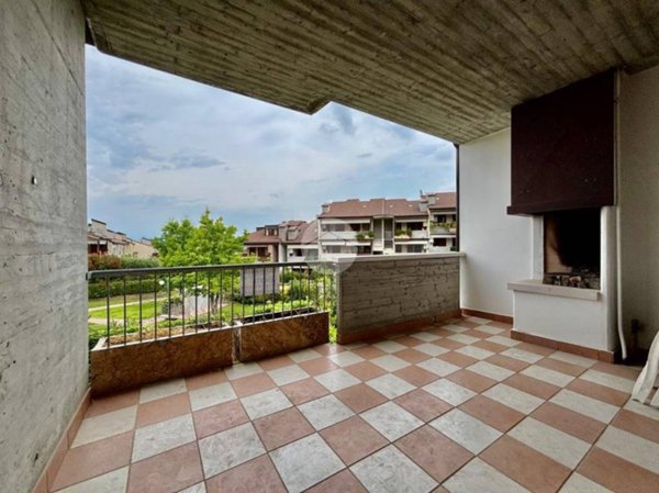 appartamento in vendita a Desenzano del Garda in zona Rivoltella