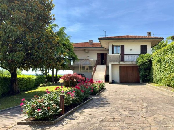 casa indipendente in vendita a Desenzano del Garda in zona San Pietro