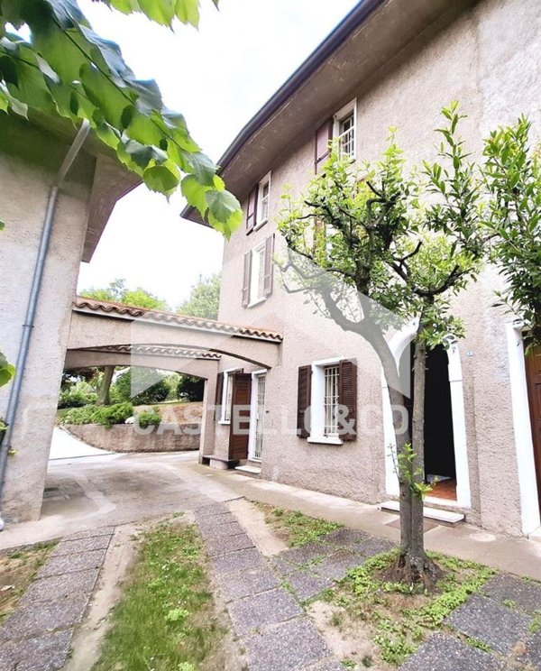 casa indipendente in vendita a Desenzano del Garda in zona San Pietro