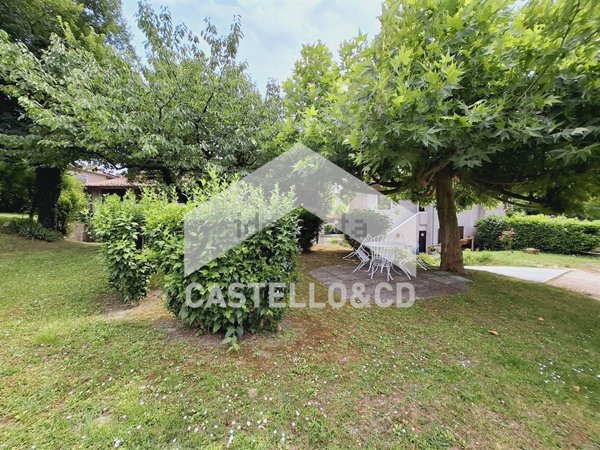casa indipendente in vendita a Desenzano del Garda in zona San Pietro