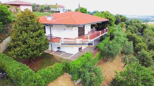 casa indipendente in vendita a Desenzano del Garda