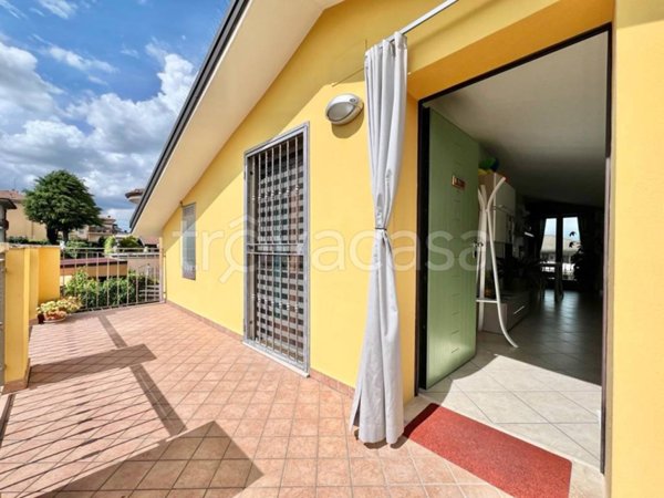 appartamento in vendita a Desenzano del Garda in zona Rivoltella
