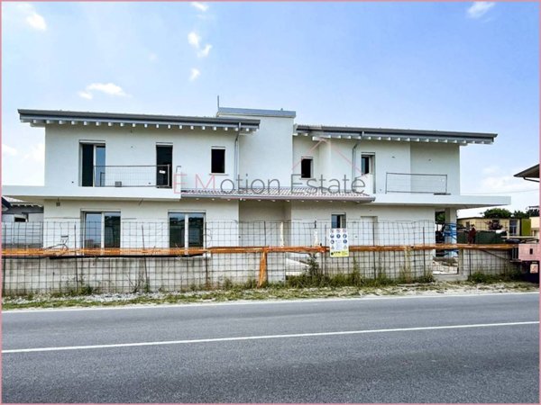casa indipendente in vendita a Desenzano del Garda in zona Rivoltella