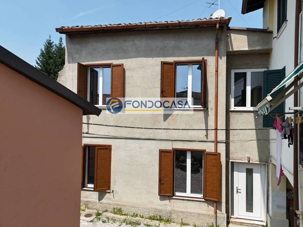 appartamento in vendita a Desenzano del Garda in zona Rivoltella
